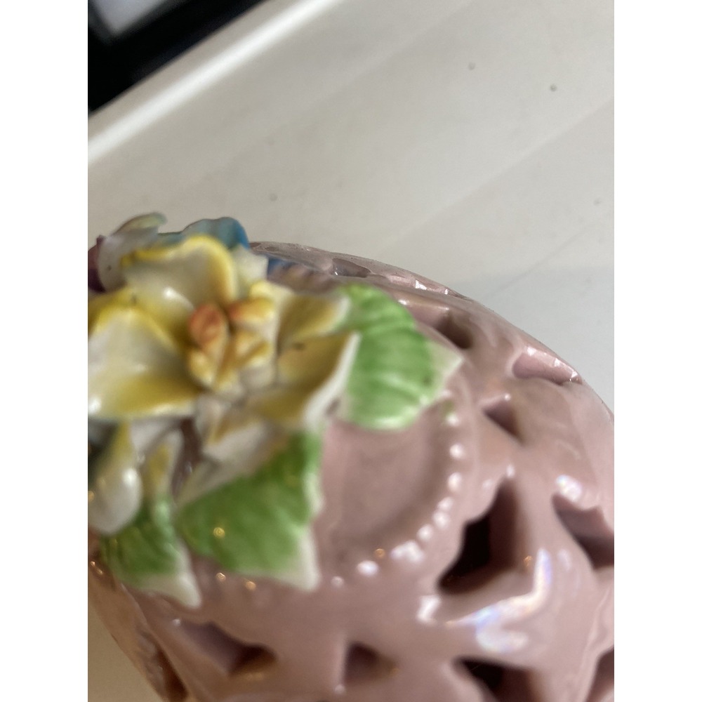 VTG Reticulated Porcelain Egg Shaped Pink Trinket Some Leafs Are Broken - Picture 7 of 11